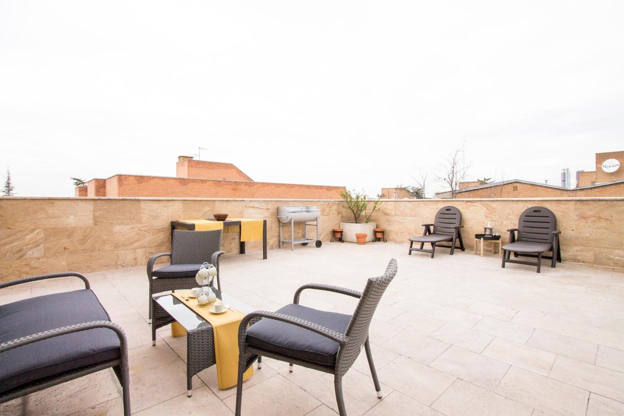 Apartamentos Villablino Arturo Soria Madri Exterior foto
